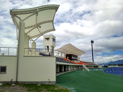 メインスタンド全景