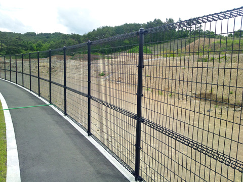 外周フェンス